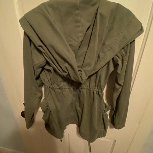 green jacket - Picture 2 of 2